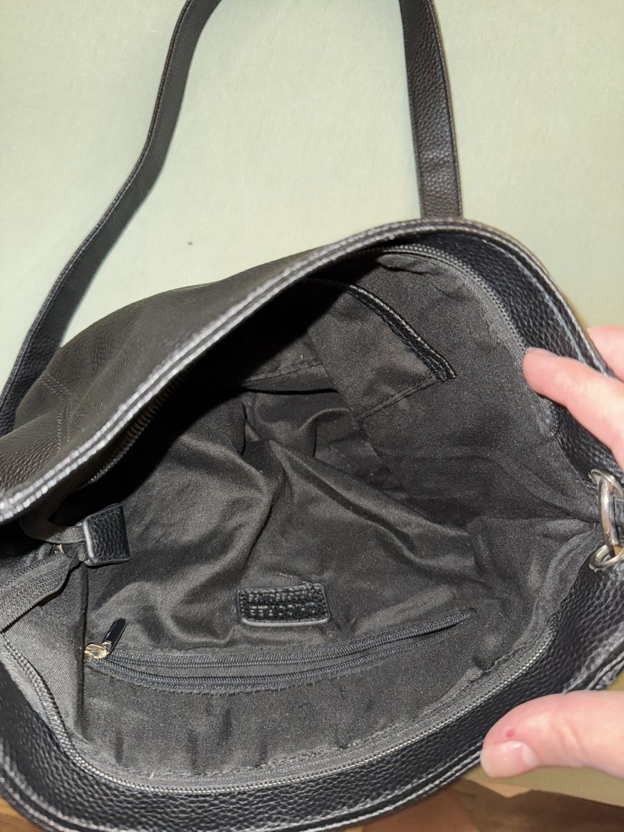 Taschen für Damen: Schwarze Kunstlederhandtasche – Gebraucht aus Zürich von bia_6kmj 1