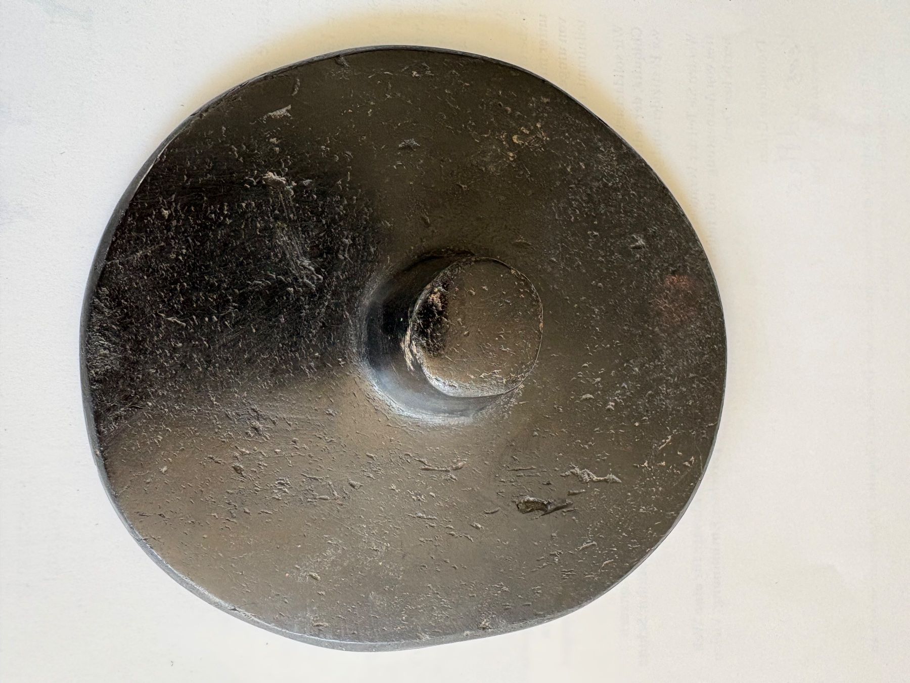 Tutte le decorazioni: Antiker Deckel mit Knauf, Stein, schwarz – Usato da Liestal venduto da thomasbaltzer