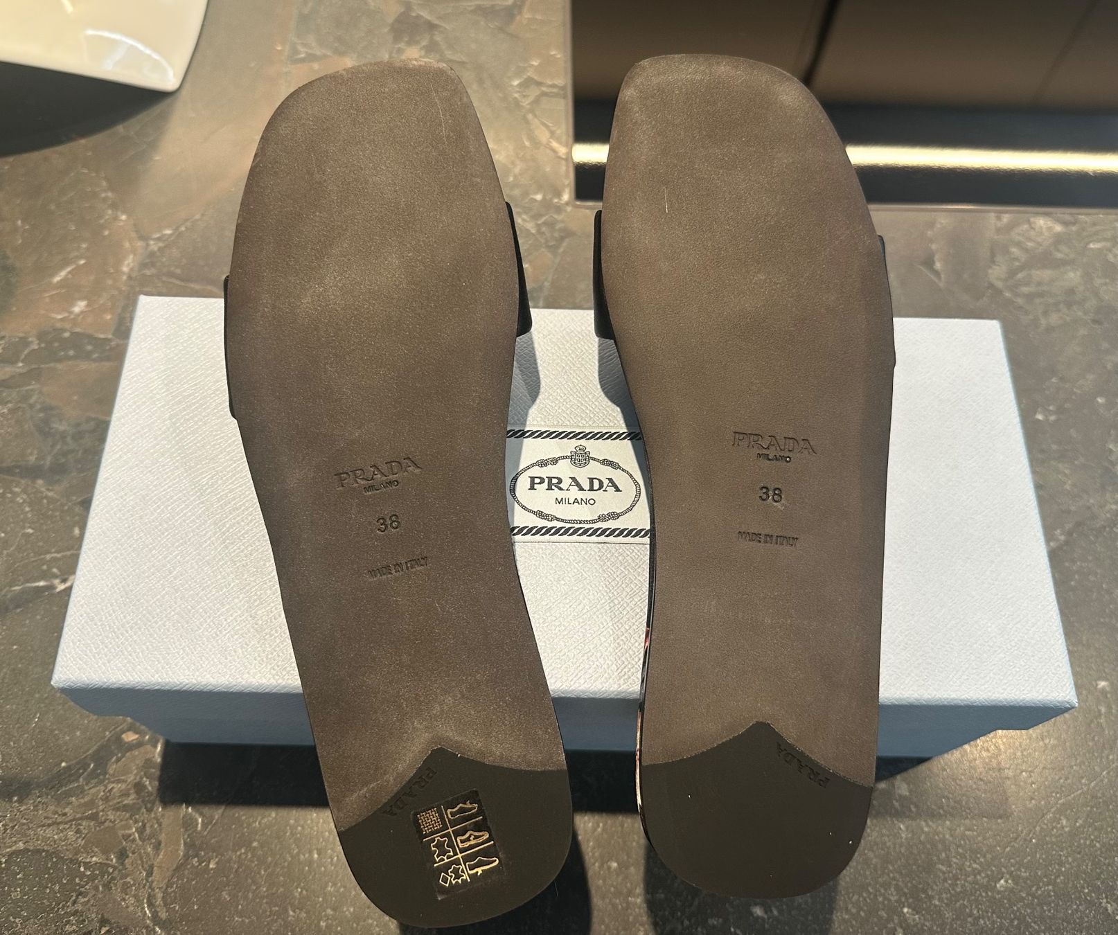 Prada Scarpe da donna: Prada Sandals Size 38 – Usato da Kloten venduto da ZuD48 2