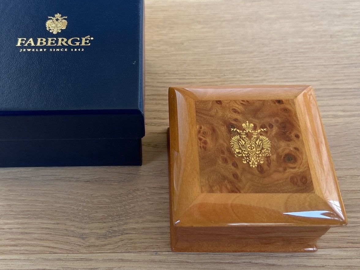 Fabergé Orologi: Faberge - Schmuckbox aus Holz – Nuovo (secondo la descrizione) da Fläsch venduto da sus_69xn