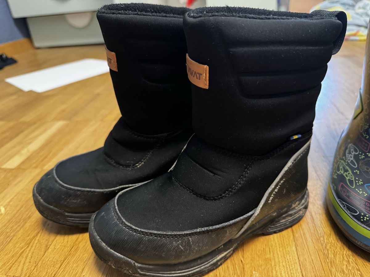 Scarpe per ragazzi: Schuhpaket 30/31 – Usato da Bätterkinden venduto da car_c9dt 1