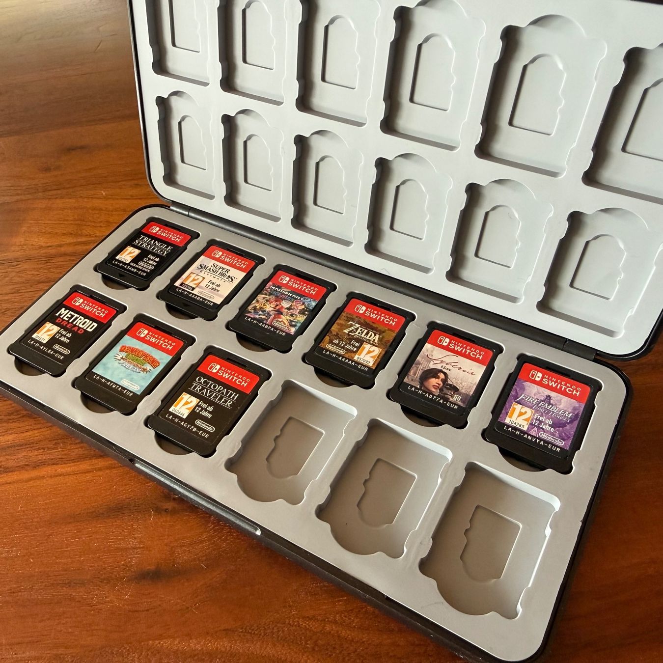 Nintendo Consoles: NINTENDO SWITCH OLED + 2 JOYPADS + 9 SPIELE – D'occasion à Gerlafingen par Alexp4485 3