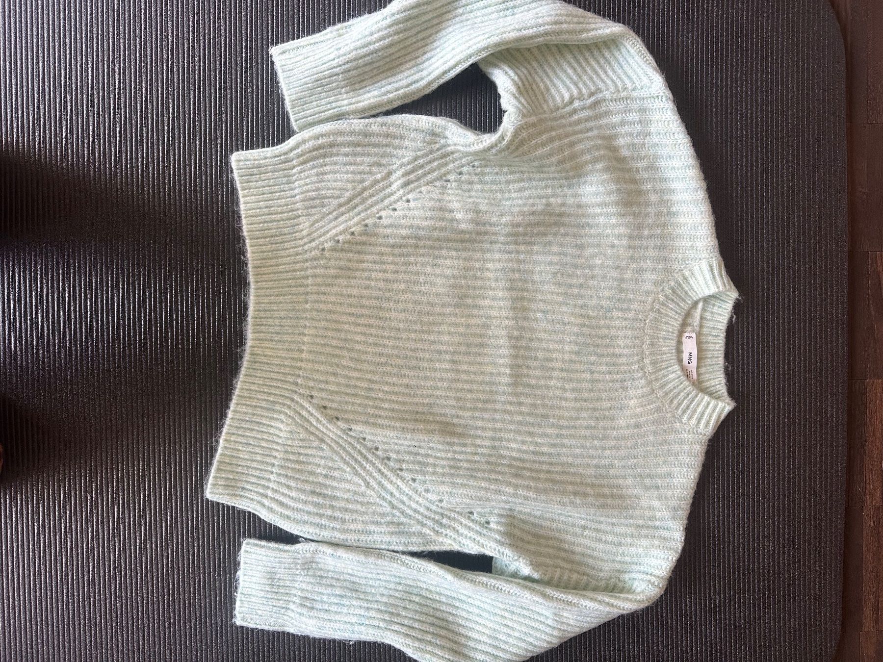 Lotti di vestiti: Helle Cordhose und kuscheliger Strickpullover – Usato da Biel/Bienne venduto da Simone2016
