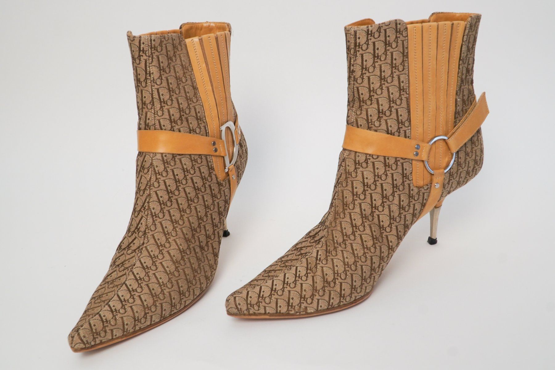 Dior Damenschuhe: Bottines Christian Dior Toile monogrammée & cuir – Gebraucht aus Bogis-Bossey von VNT-GE.ch 6