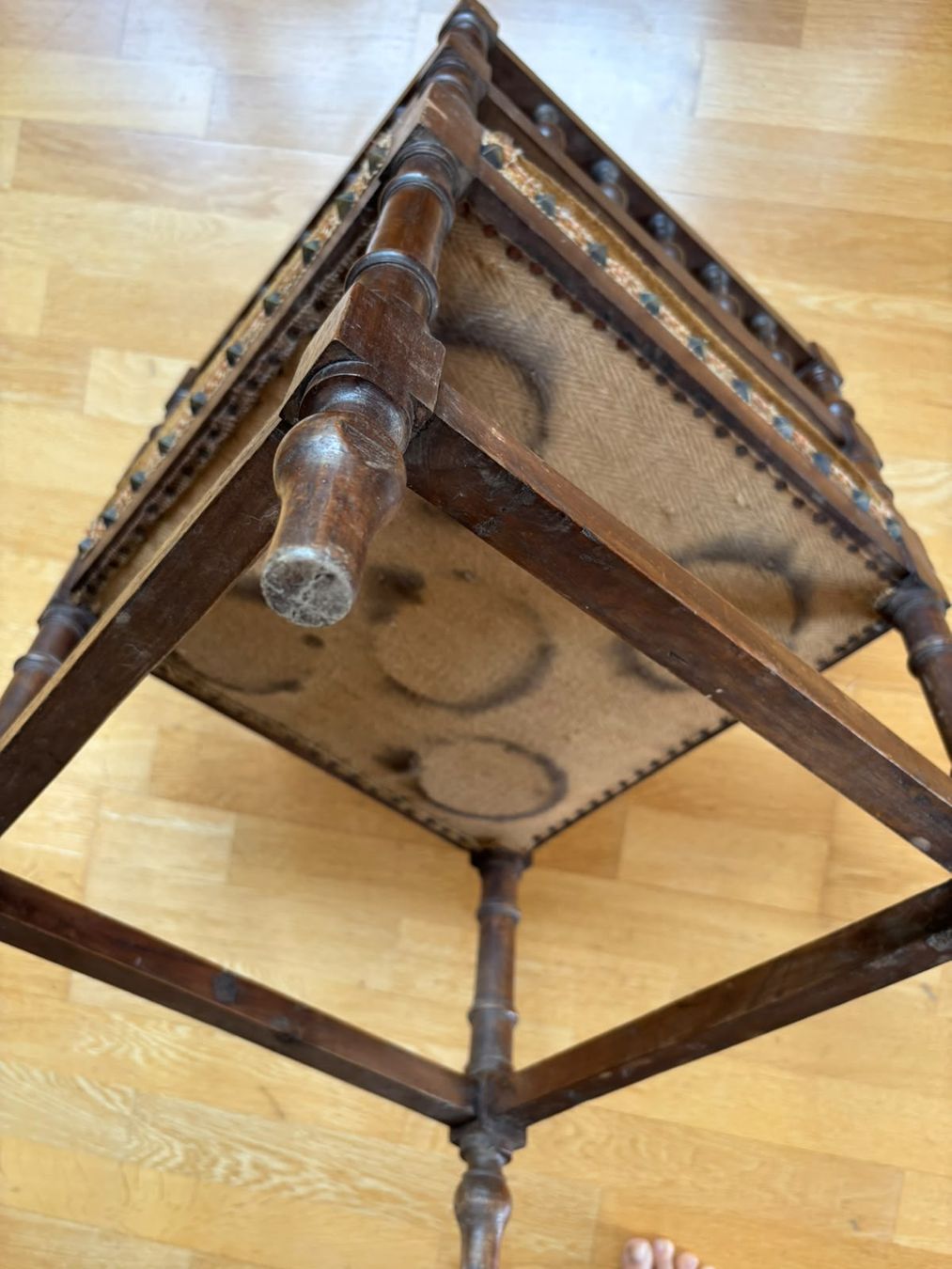 Stühle: Eggstuhl Antik Handgestickt....... – Gebraucht aus Leuzigen von Moserli1 2