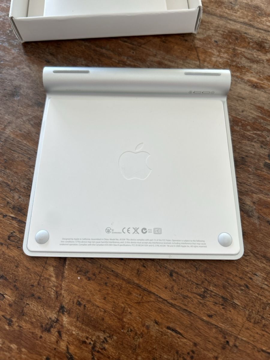 Apple Mouse: Magic Trackpad Wireless Apple con scatola – Usato da Bellinzona venduto da Yoichi 2