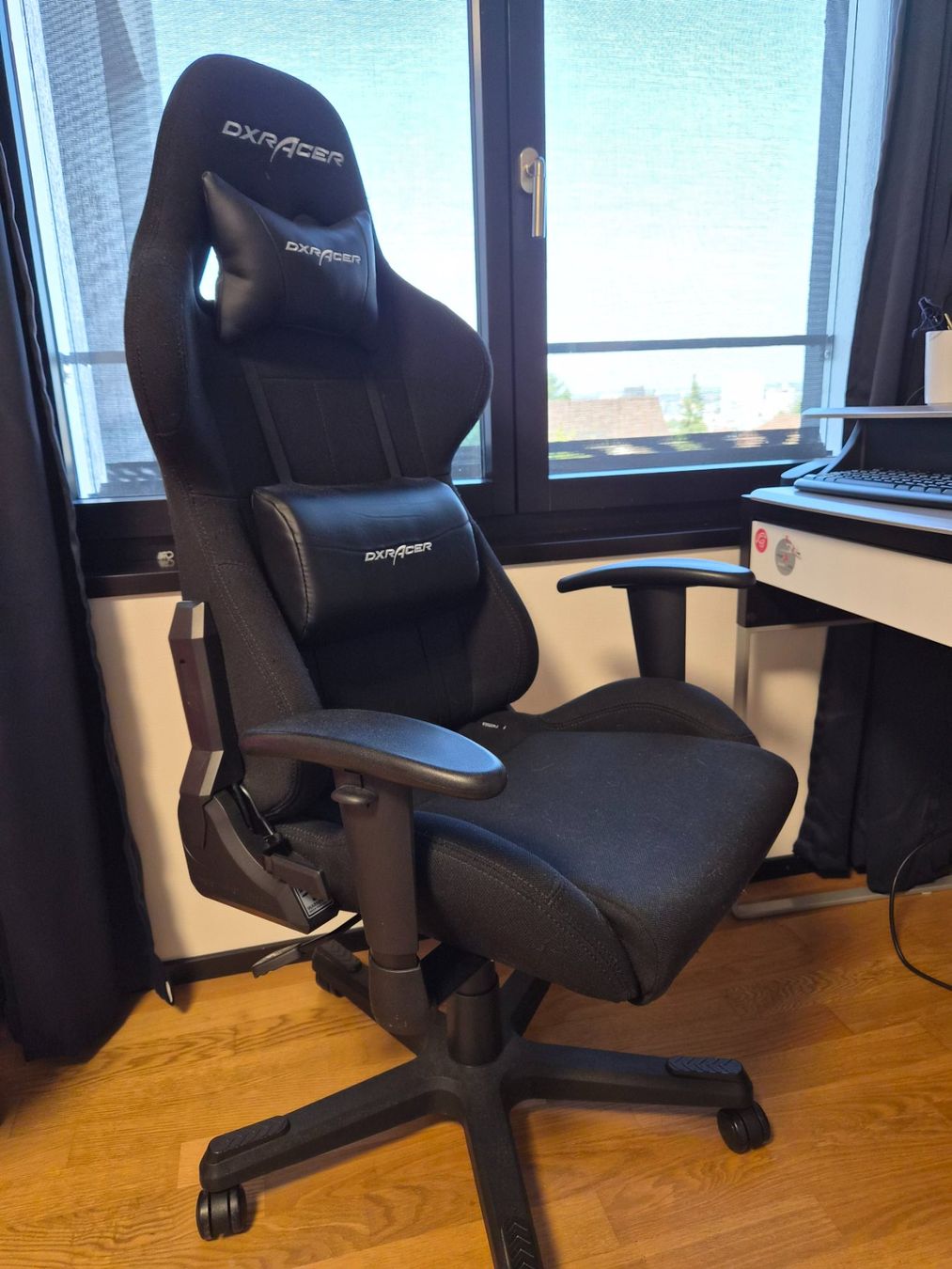 Ikea Bureaux: Desk + Standing Desk + Chair – D'occasion à Zürich par moz_r7gr 1