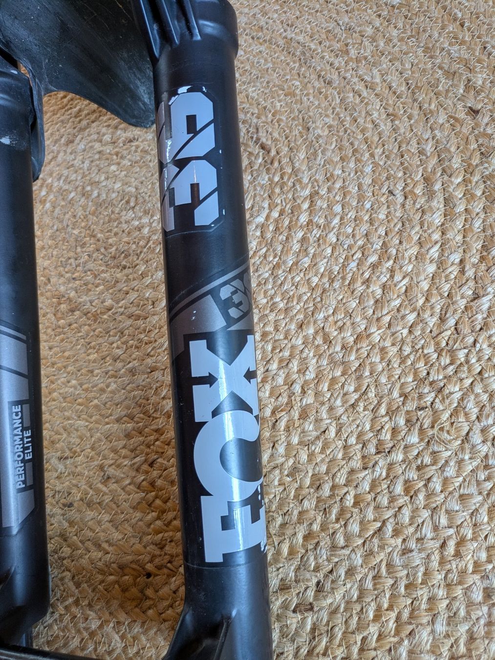 Fox Pezzi di ricambio: FOX 36 - Performance Elite Fit Grip 2 - 160mm – Usato da Prez-Vers-Siviriez venduto da ollie79 1