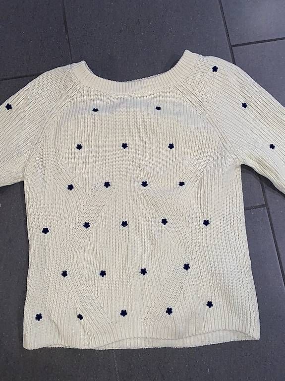 Maglioni & Felpe: Damen Strickpullover, creme mit Blumen, Grösse 38, Top! – Usato da Oberrohrdorf venduto da Desteny1 4