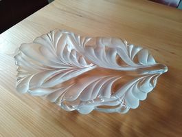 Grosse Glasschale, schöne Arbeit, 43 x 29cm, unten mattiert