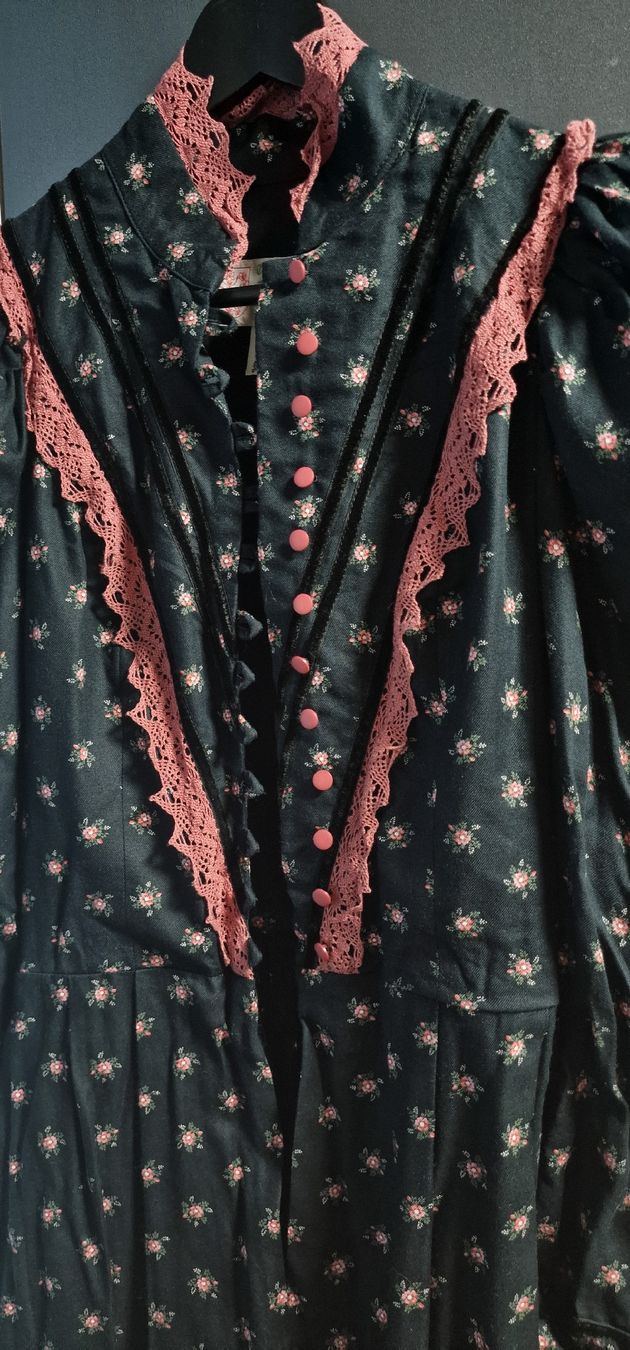 Kleider: Trachtenkleid- Dirndl, mit rosa Details, Gr. 38 Dirndl – Neu und originalverpackt aus Chur von car_5clc 4