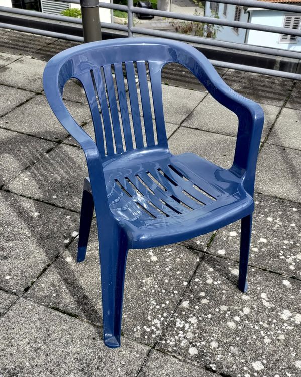 Plastikstühle (dunkelblau) Kaufen auf Ricardo