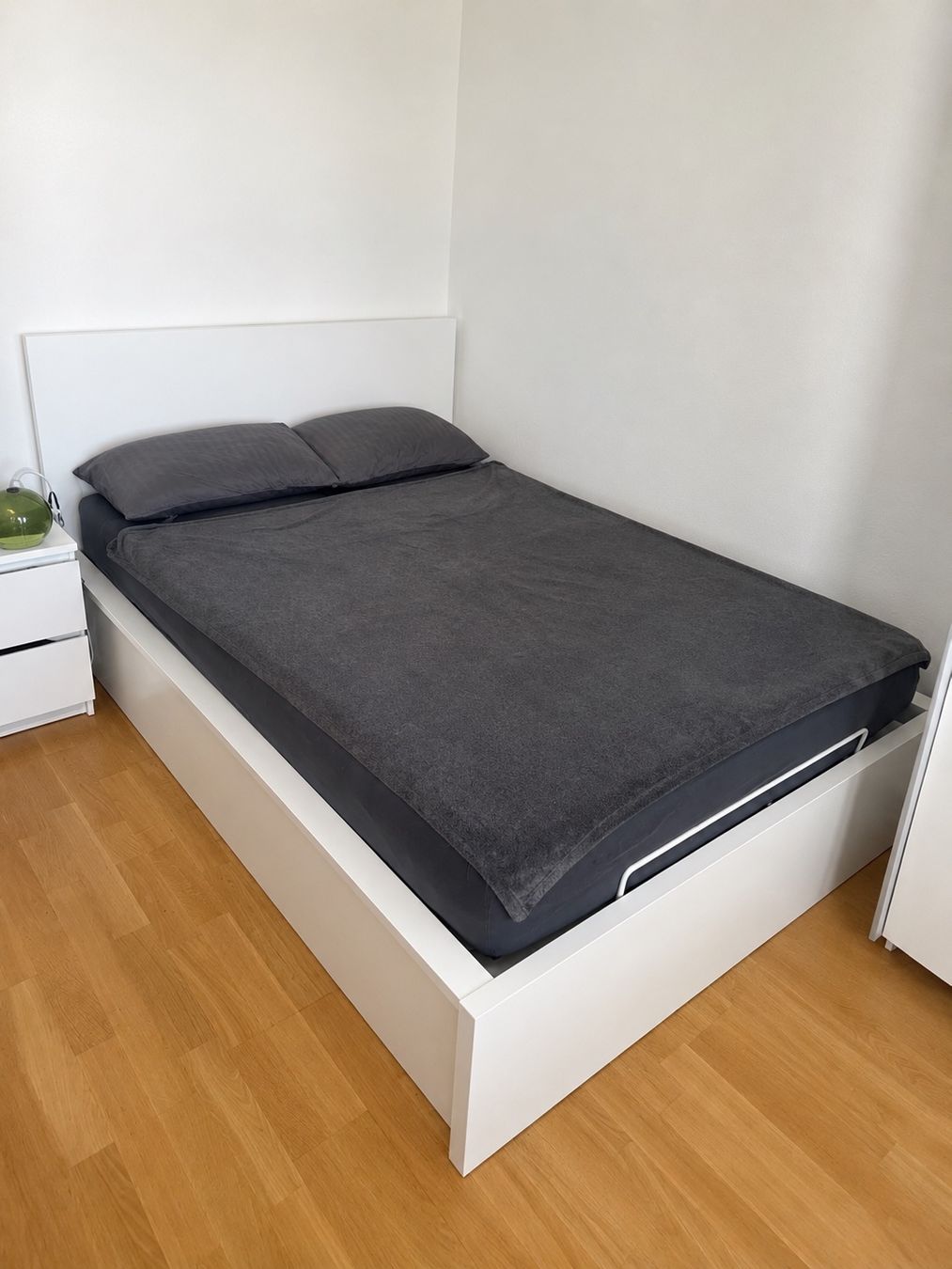 Ikea Letti: Bett mit Matratze weiss 140x200cm – Usato da Wettingen venduto da iv_03 1