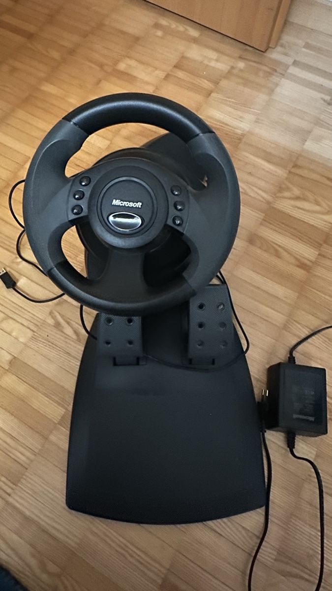 Microsoft Manettes: Microsoft Lenkrad mit Force Feedback – D'occasion à Rehetobel par Hiker75