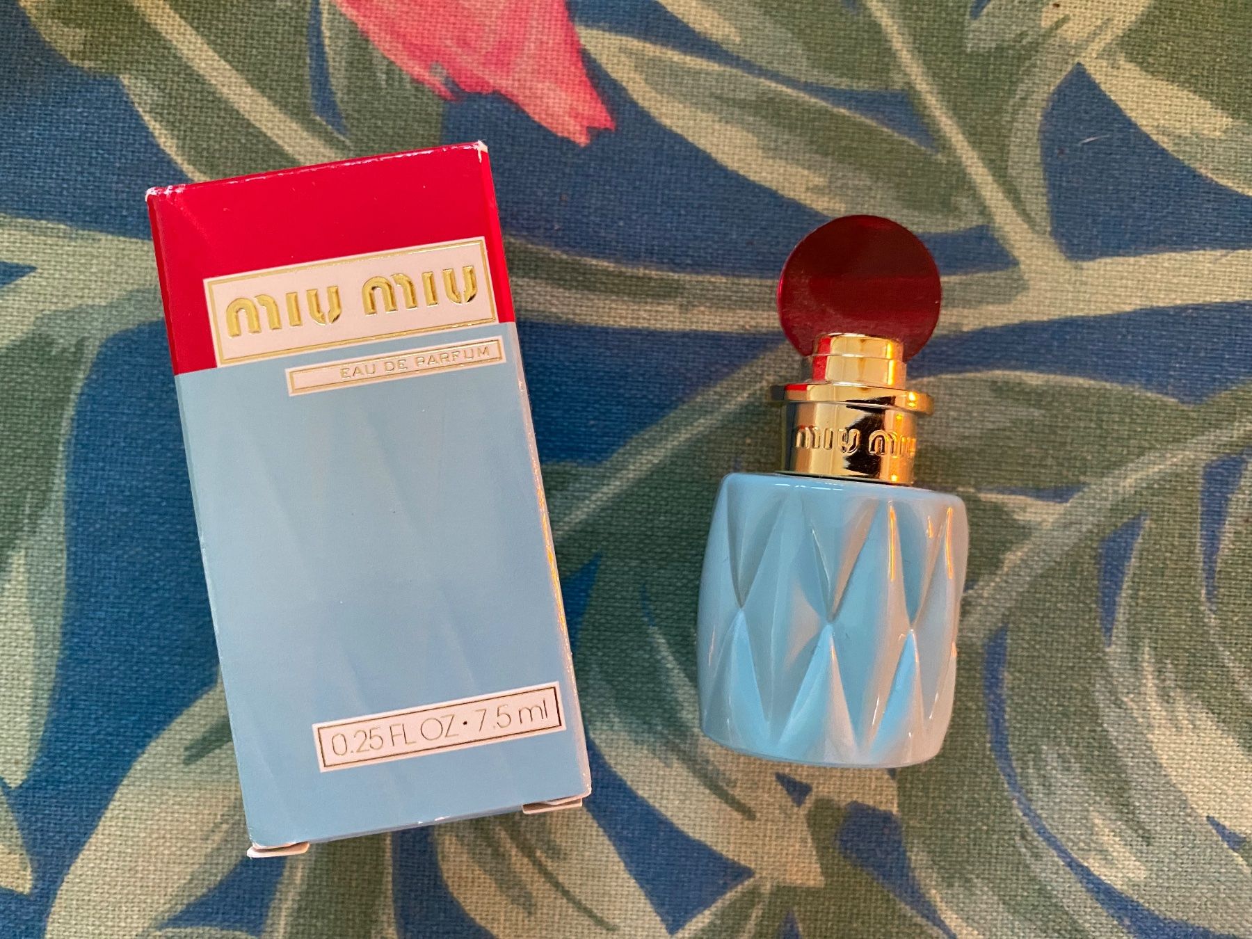 Miu Miu Profumi & Eau de Toilette: Miniature Miu Miu eau de parfum – Nuovo e nell'imballaggio originale da Bouveret venduto da wes_7zll