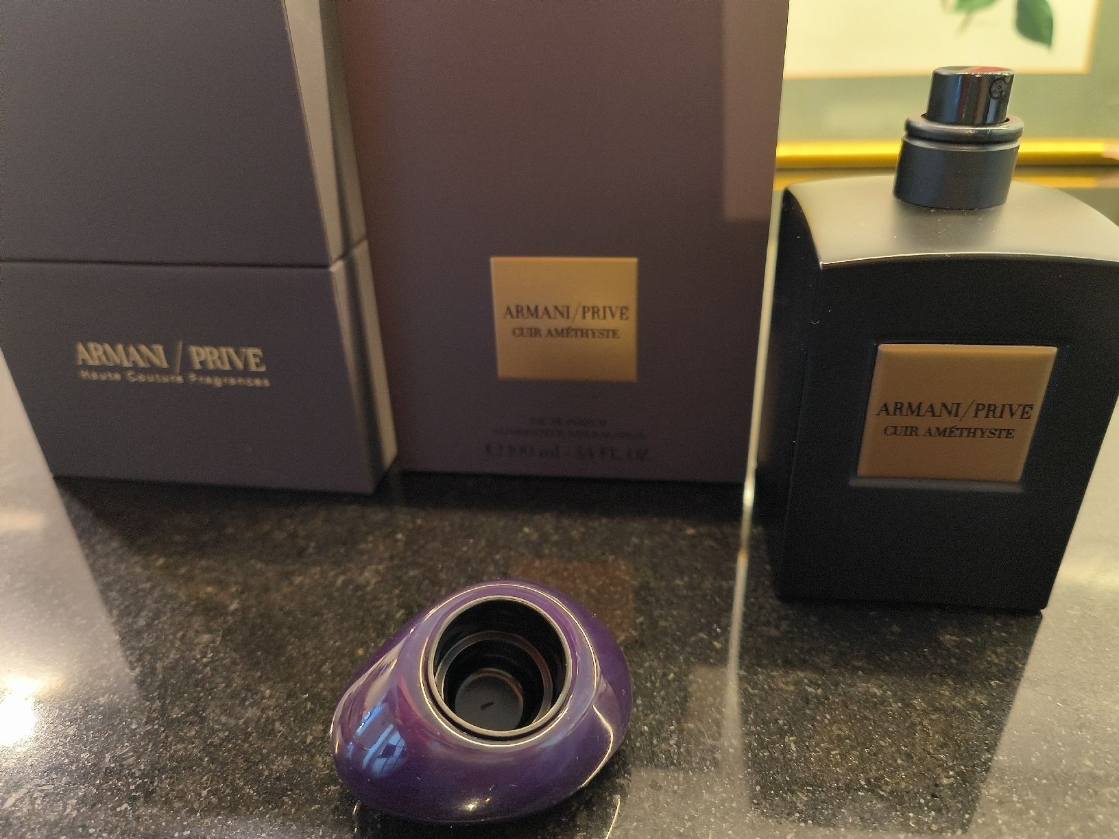 Armani Profumi & Eau de Toilette: Armani privé Cuir Améthyste 100 ml – Usato da Carouge GE venduto da pro_xrm5 2