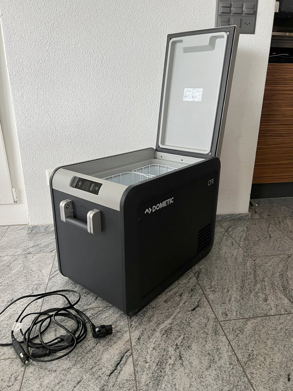 Dometic Kühlschränke & Kühlen: Dometic CFX3 45 AC/DC Kompressorkühlbox 46 Liter – Gebraucht aus Kriens von  4