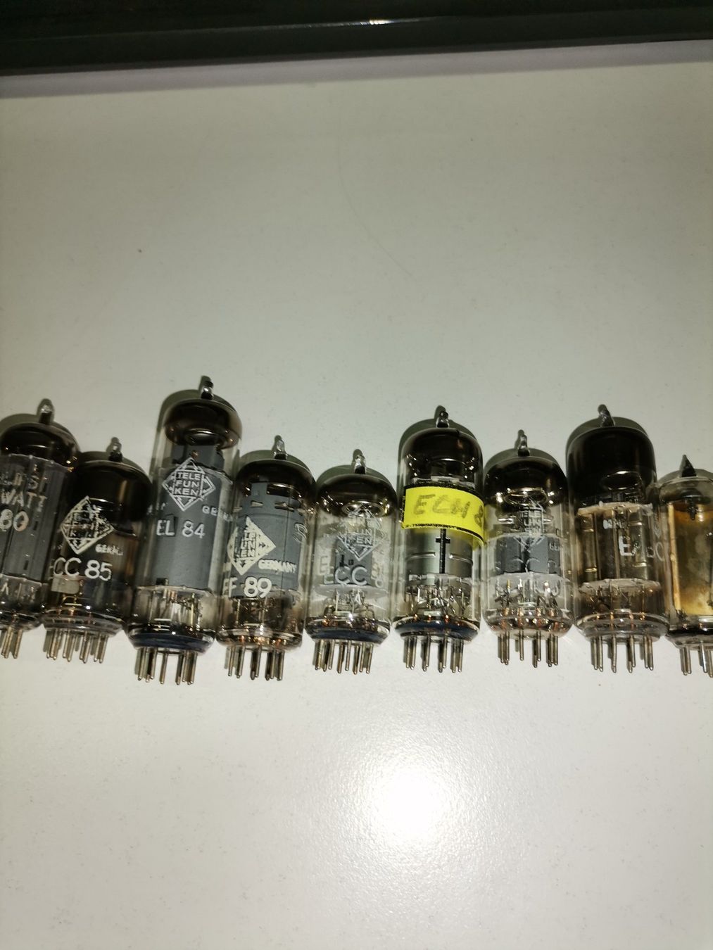 Elektronikbauteile: Roehren Konvolut – Gebraucht aus Kleindöttingen von Katze99