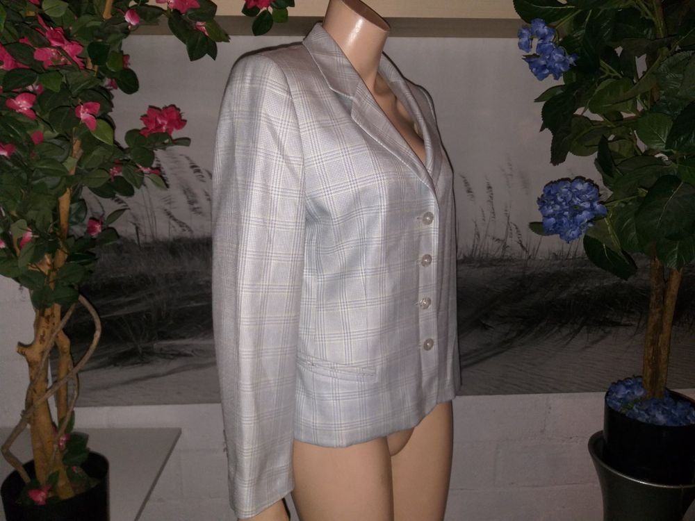Escada Giacche: Blazer en soie/seide ESCADA  Taille / Grosse 40 CH .... – Usato da Cossonay-ville venduto da Super-Price-Quality 2