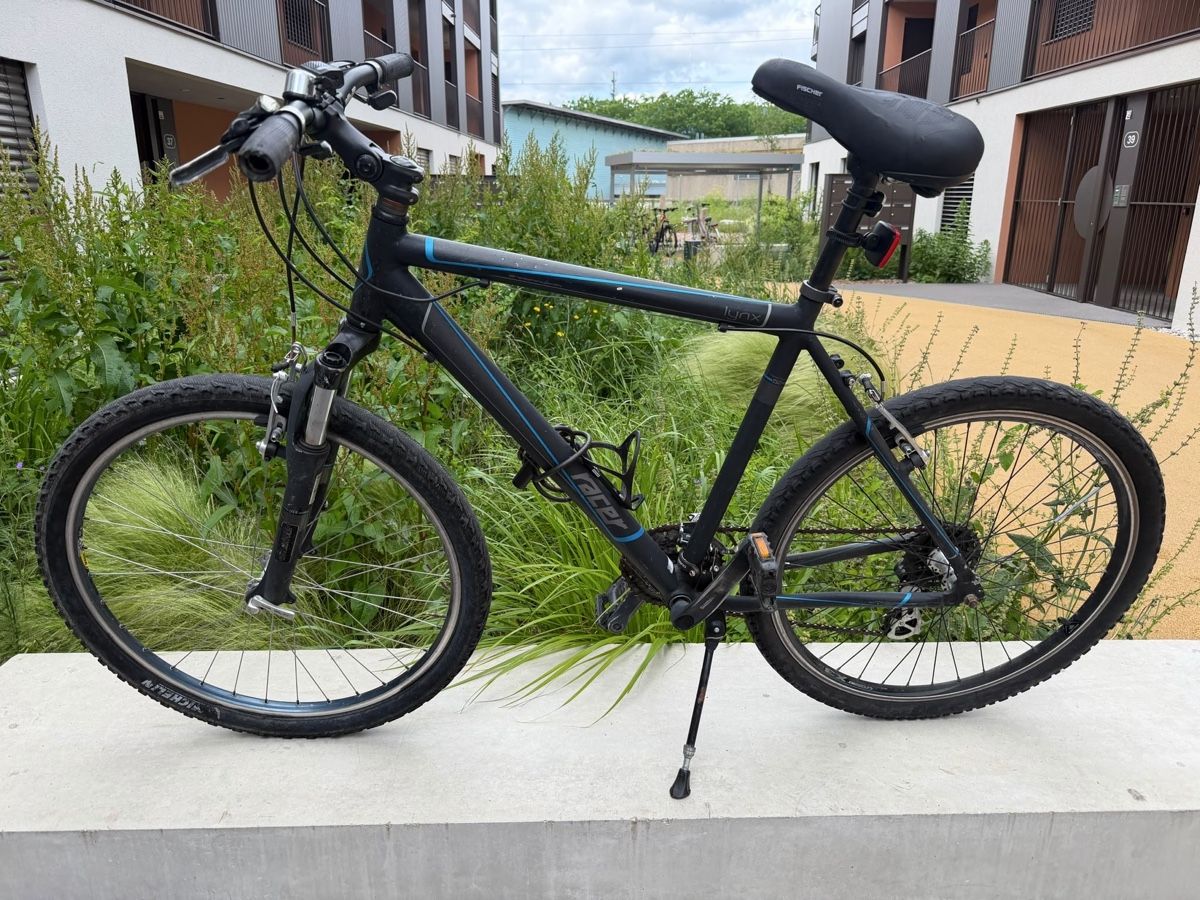 Biciclette: Vélo VTT Riser noir, taille L, idéal pour la saison – Usato da Yverdon-les-Bains venduto da hal_jq27