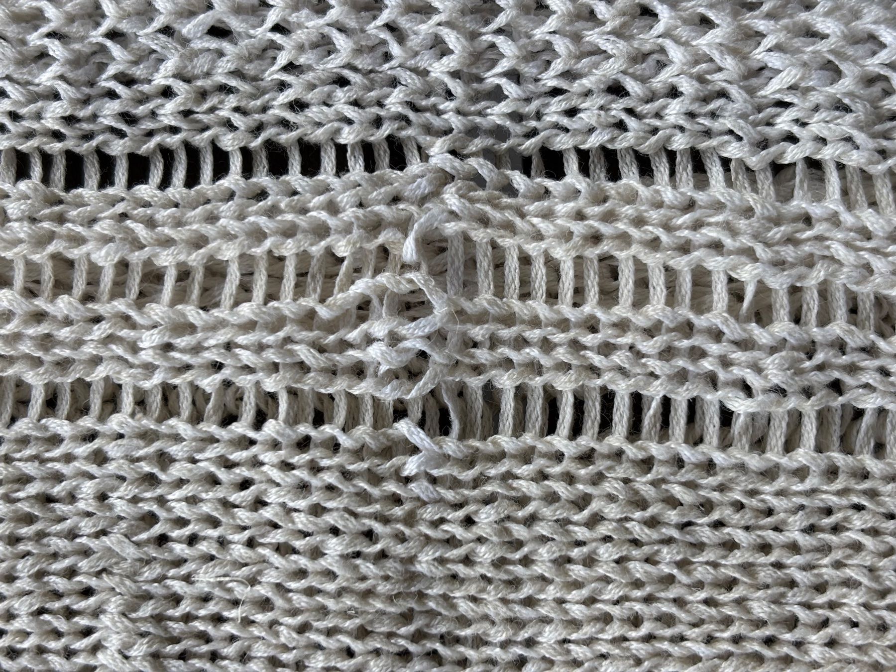 Nile Maglioni & Felpe: Nile Garn-Pullover, Grösse S, kurzarm, beige – Usato da Ebnat-Kappel venduto da Molton 5