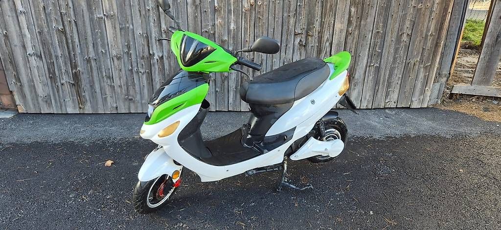 Scooters: Elektroroller – D'occasion à Schaan par hub_9kl8