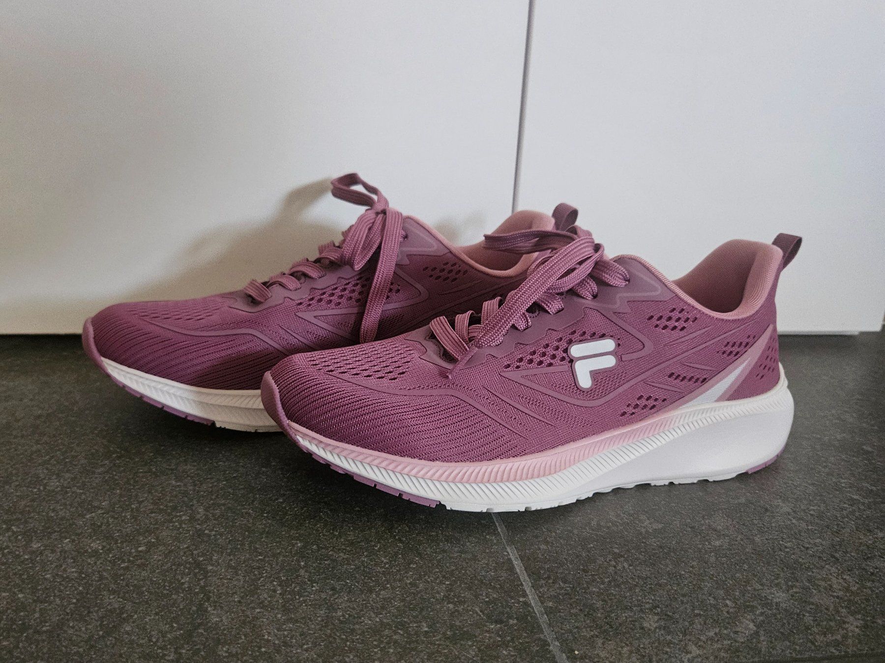 Fila Scarpe da donna: Baskets Fila roses (taille 41) – Usato da Bussigny venduto da niwa_mikan