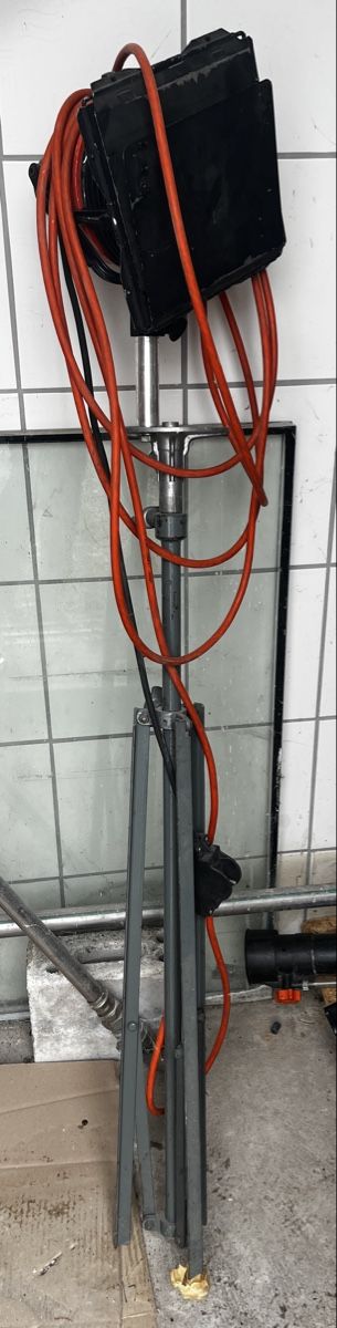 Phares: Professioneller Scheinwerfer mit Torblenden – D'occasion à Breitenbach par aya_w5x7 1
