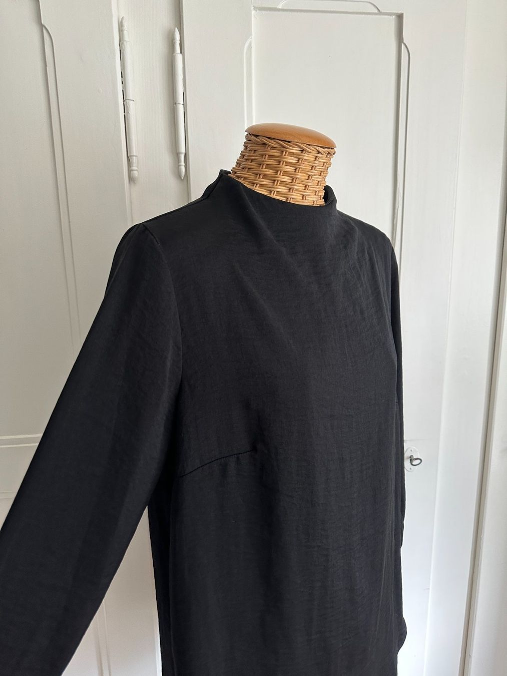 H&M Chemisiers: Bluse schwarz fliessend - 42 – D'occasion à Zürich par Diazaio 1