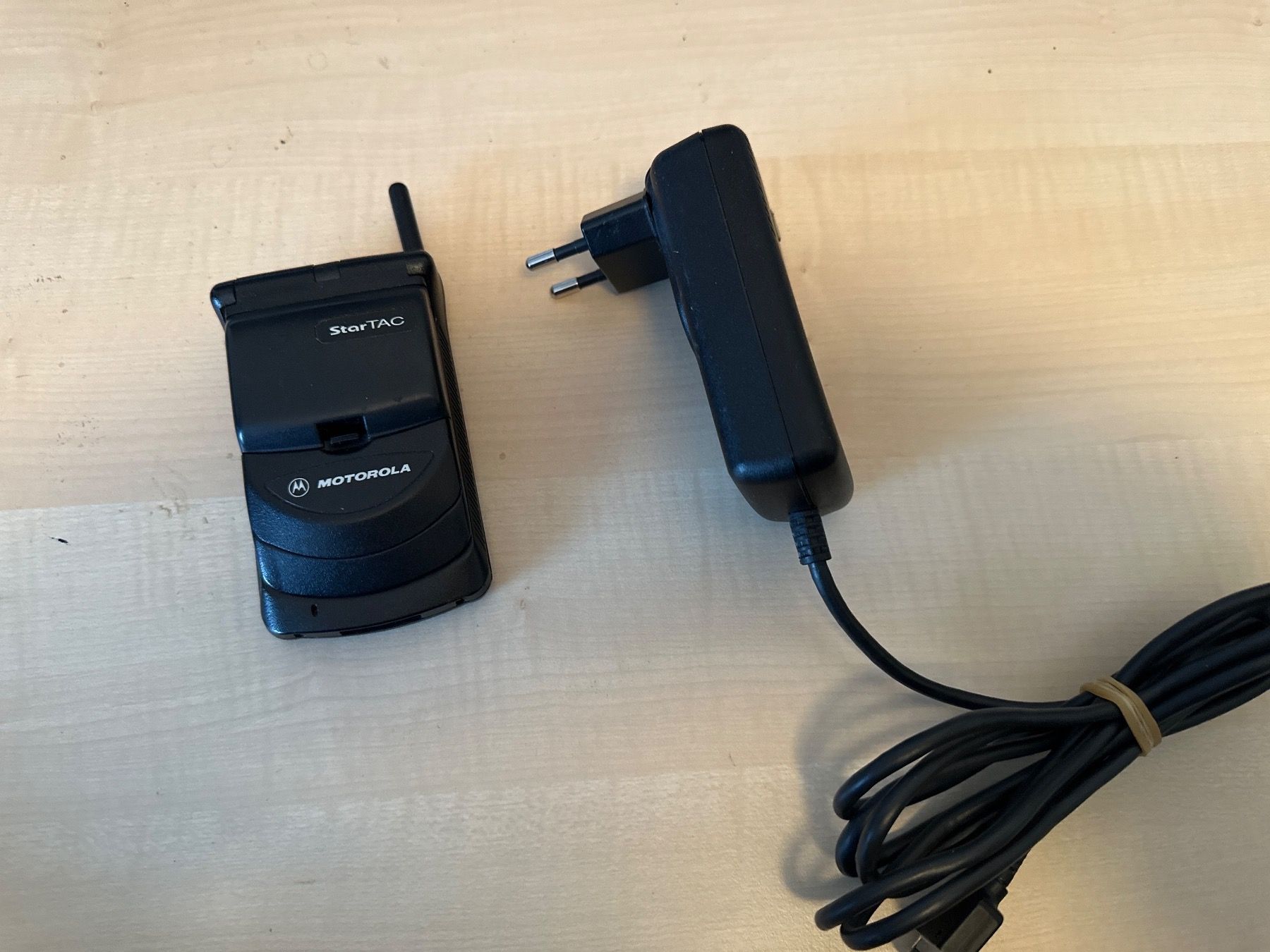 Motorola Telefoni cellulari / Smartphones: Motorola Star Tac  Kulthandy – Usato da Arisdorf venduto da comestibles 2