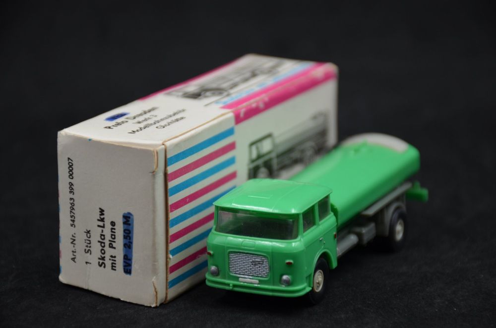 Camion Miniature Publicitaire Münch Bräu 1:87 - Skoda S706 Avec Remorque - Occasion Dans Blister