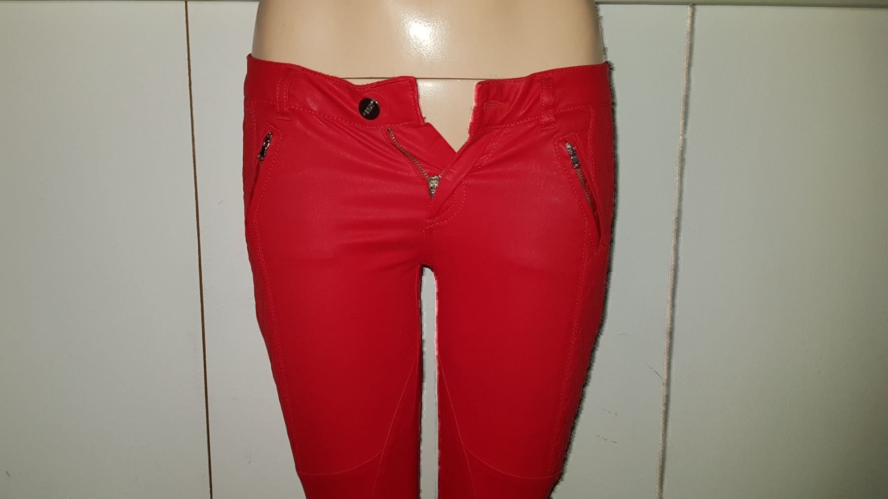 Zara Jeans: Jeans ZARA  Taille/Grosse  34 CH – Gebraucht aus Cossonay-ville von Super-Price-Quality 2