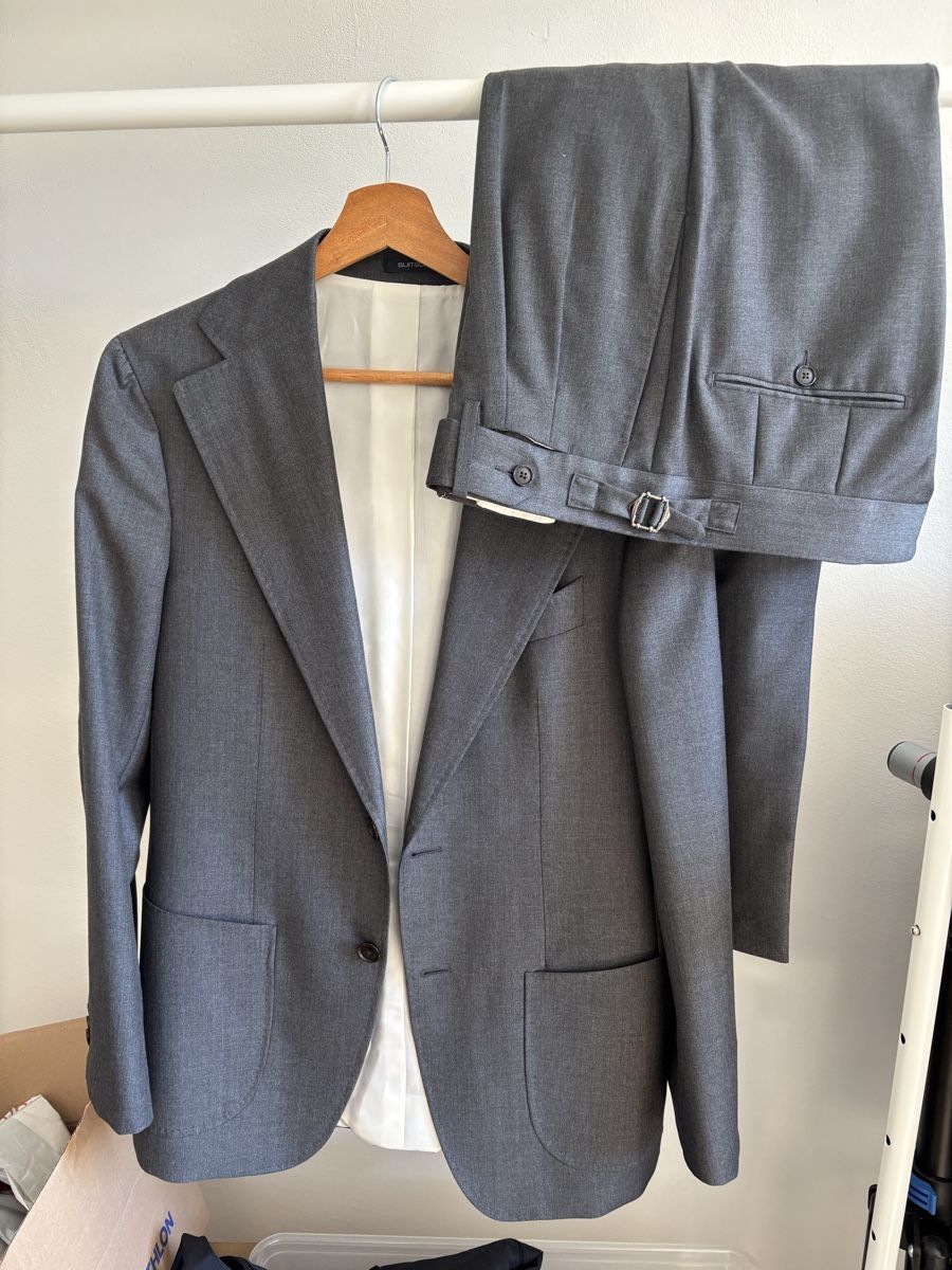 Suitsupply Completi, tute sportive e funzionali: SuitSupply Suit - Super130 – Nuovo (secondo la descrizione) da Alpnachstad venduto da mar_6ckd