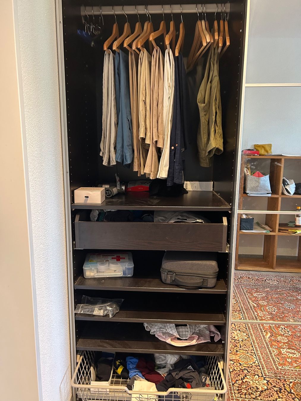 Ikea Armadi: IKEA Schrank mit Spiegel – Usato da Adliswil venduto da car_5pms 2