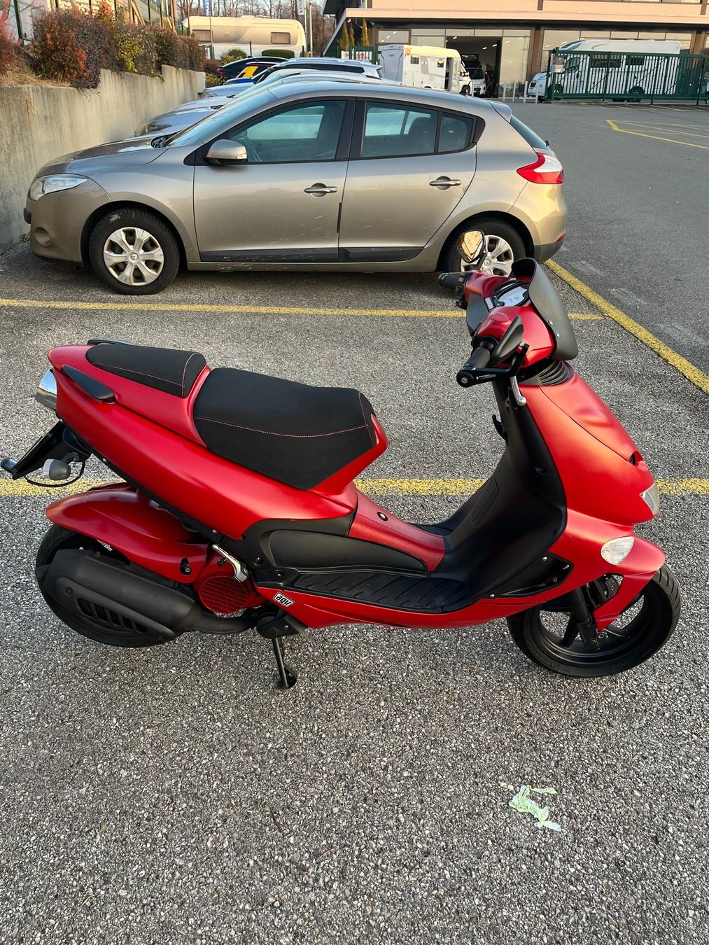 Aprilia Scooter: Scooter Aprilia SR 125 2T Expertise récente – Usato da etagnières venduto da isoz01