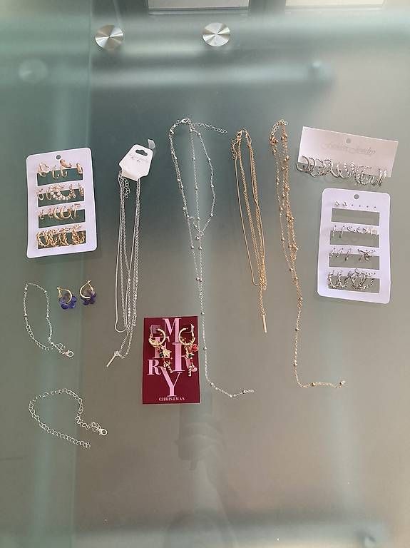Autres bijoux: Modeschmuck – Neuf (Voir description) à Grächen par jan_9wyc