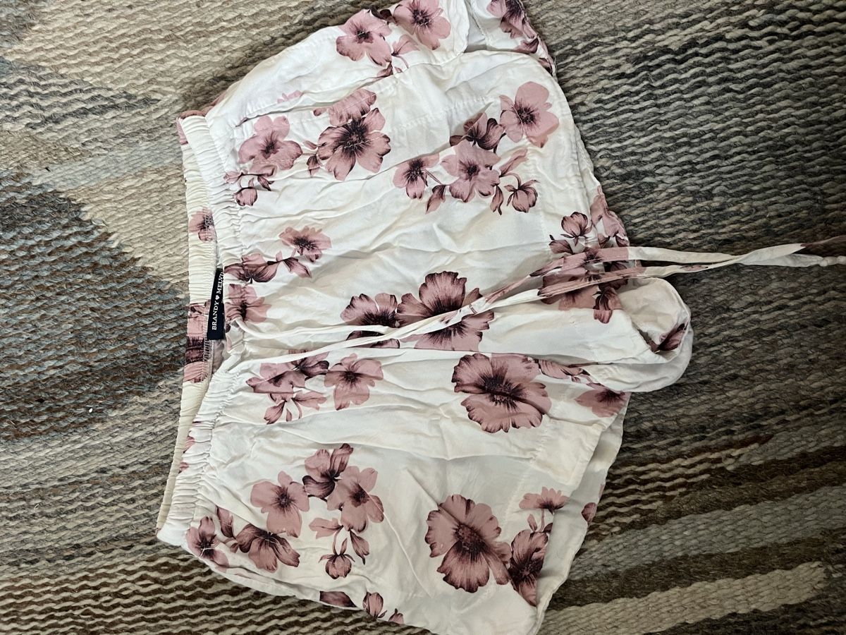Brandy Melville Pantaloni: Luftige Brandy Melville Shorts – Usato da Zürich venduto da lou_q5l7