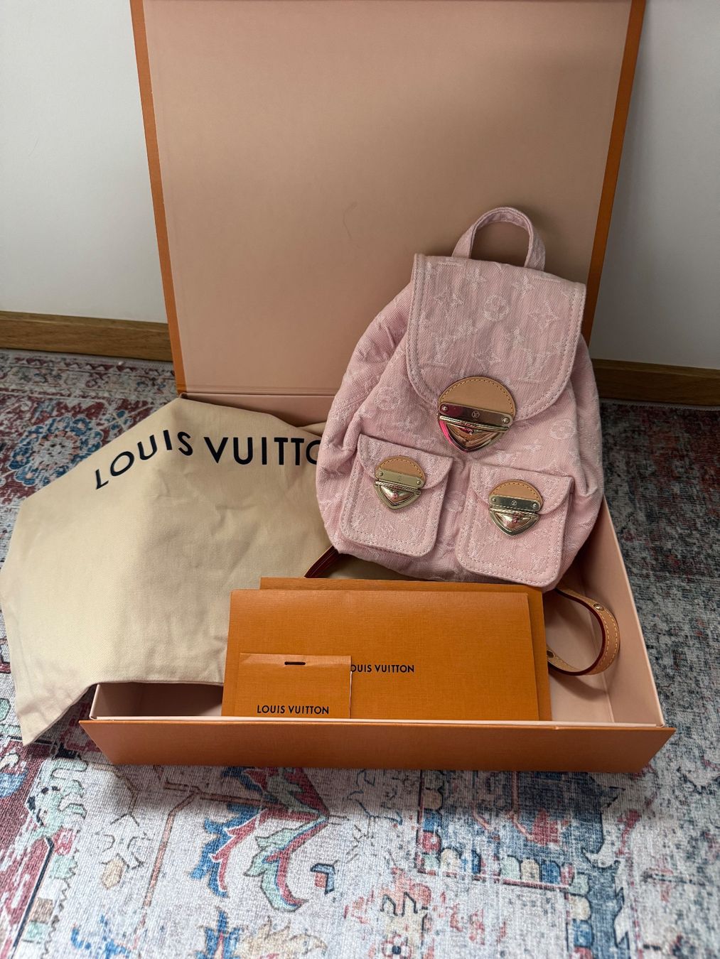 Louis Vuitton Zaini: Louis Vuitton Venice Denim Rosa Rucksack – Nuovo e nell'imballaggio originale da Riehen venduto da karolina3
