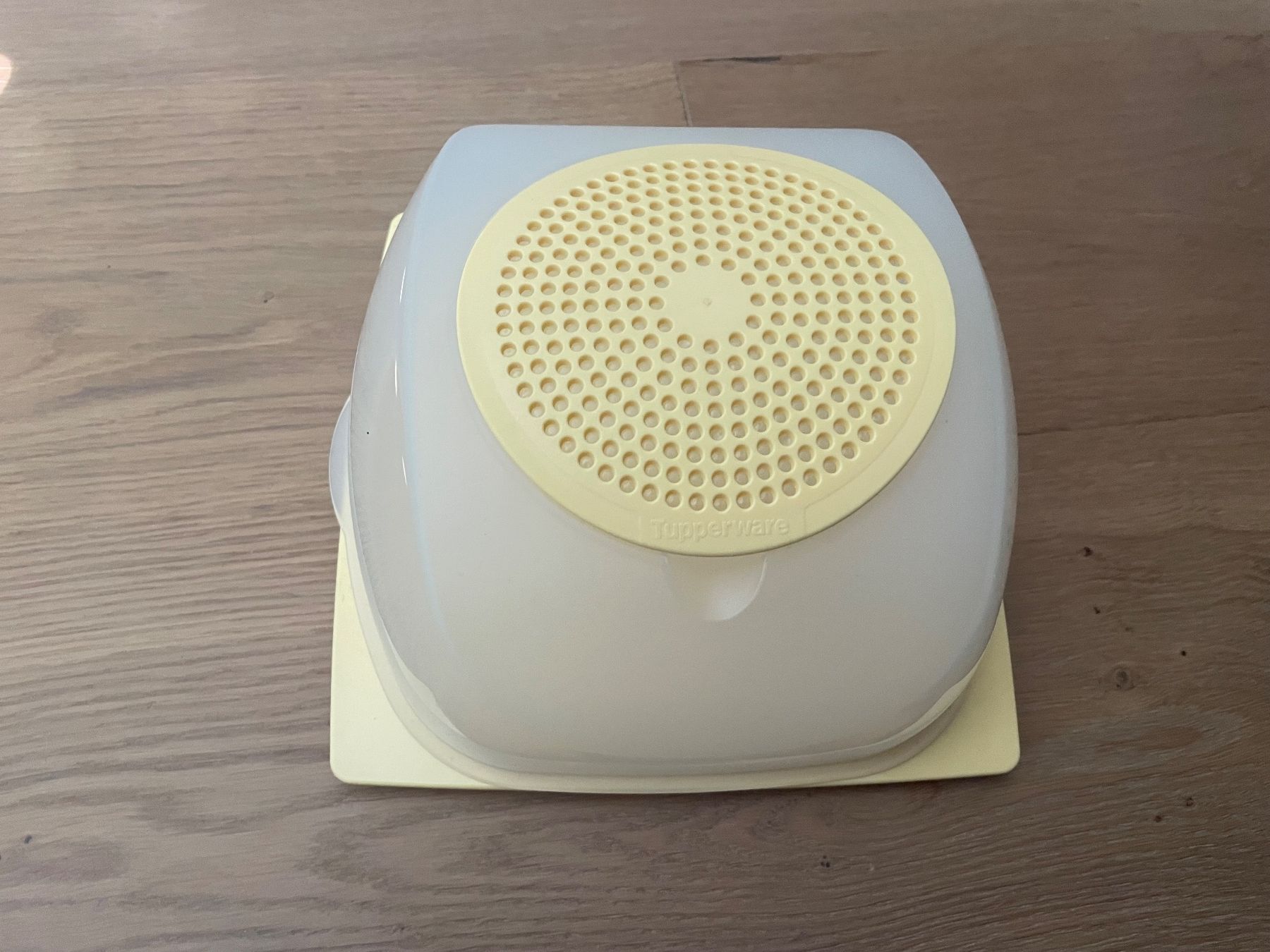 Tupperware Behälter & Ähnliches: Tupperware Cheesmart Junior KäseMax – Gebraucht aus Zürich von snowow 1