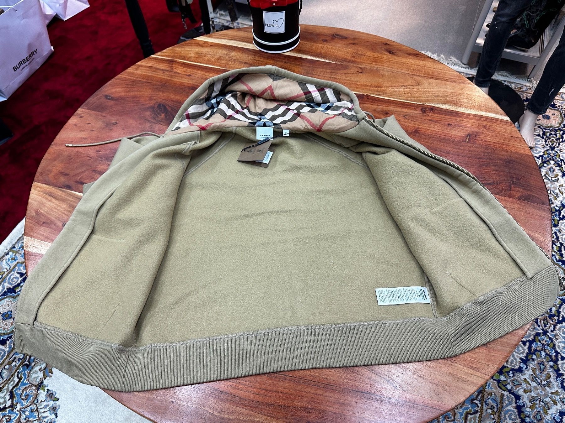 Maglioni & Felpe: Burberry Dame Pullover. NP 940.- – Nuovo e nell'imballaggio originale da Lachen SZ venduto da HelvetiaLuxury 6