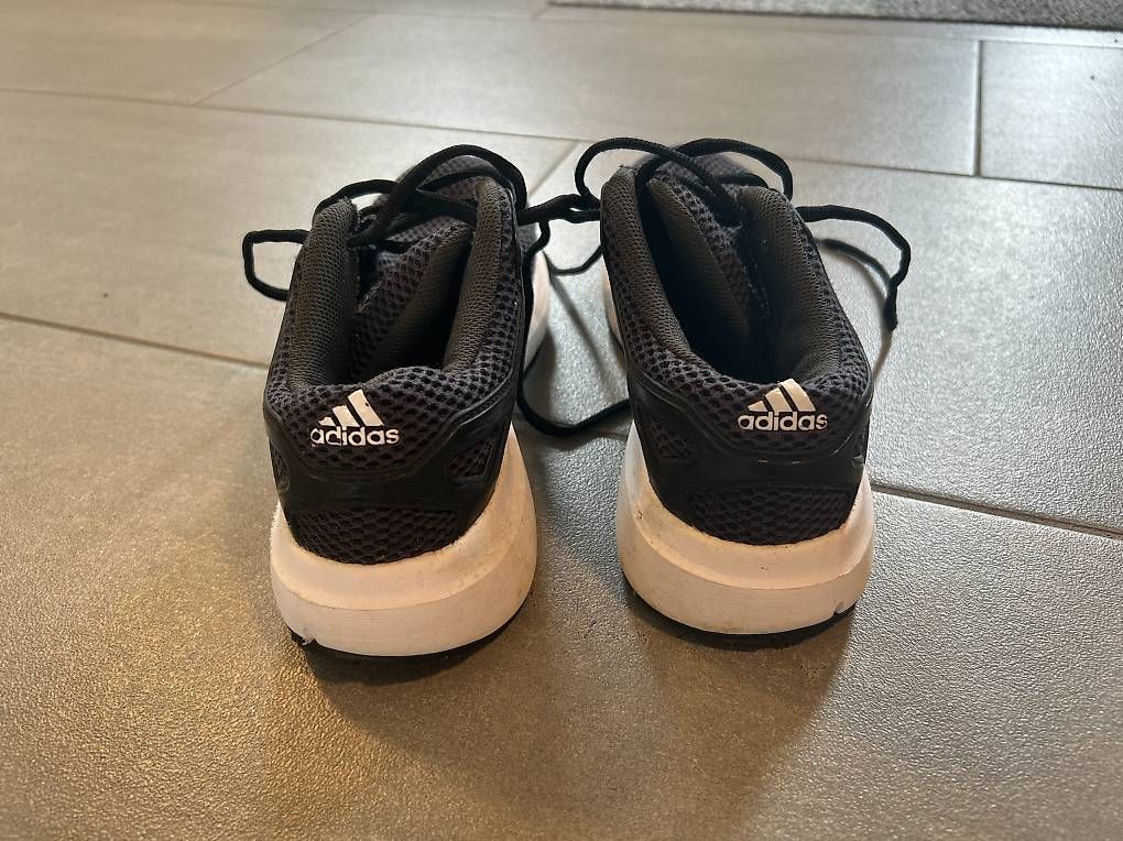 Herrenschuhe: Adidas Sneakers Gr. 41,5 – Gebraucht aus Thalheim an der Thur von Iselisberger 3