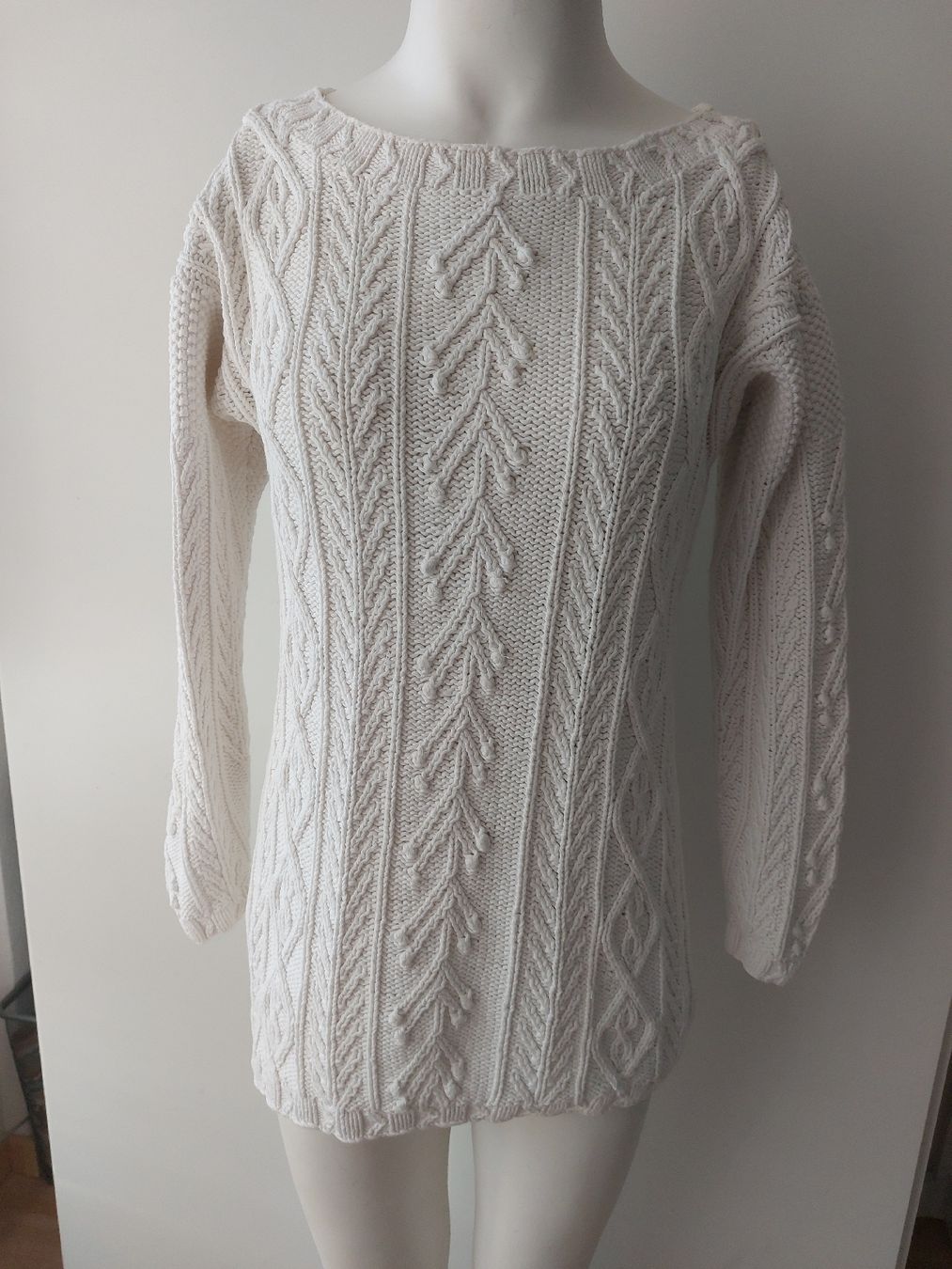 Pullover & Sweatshirts: Schönes weisses Strickpullover, Zopfmuster, Grösse S – Gebraucht aus Thun von Alexanna 3
