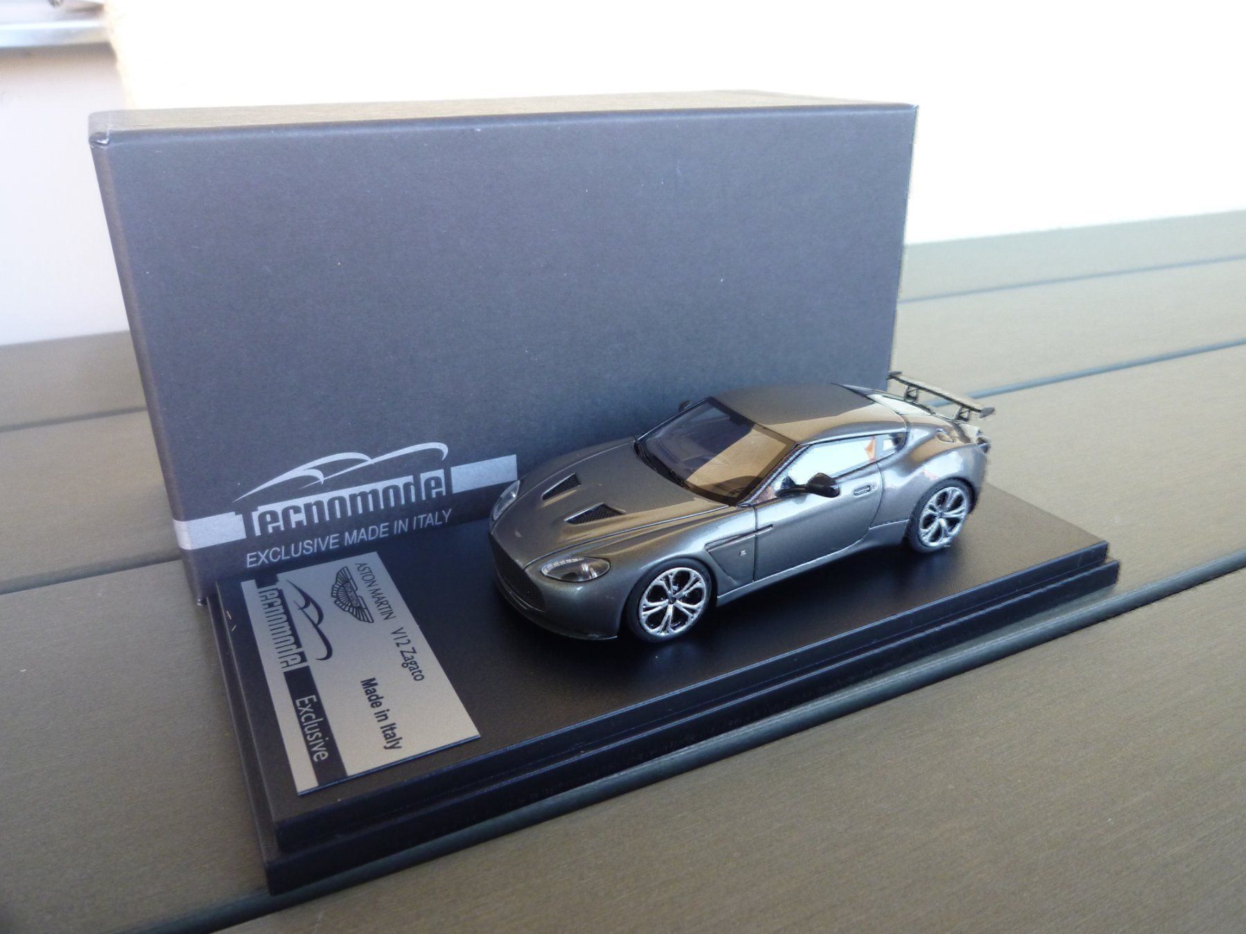 Modellini d'auto: Aston Martin V12 Zagato – Nuovo e nell'imballaggio originale da Flawil venduto da Imperiosud 9