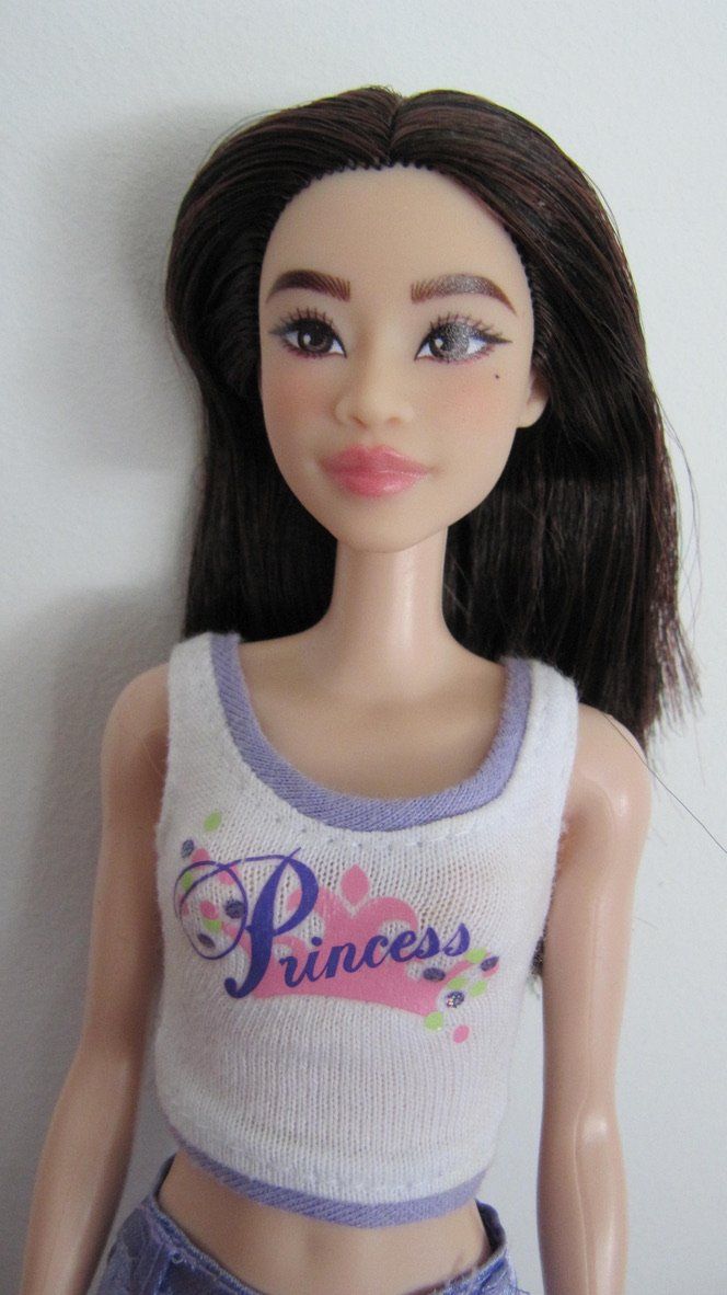 Poupées: Zwei Barbies mit Top und Hose – D'occasion à Brunnen par Kiwiland1 2