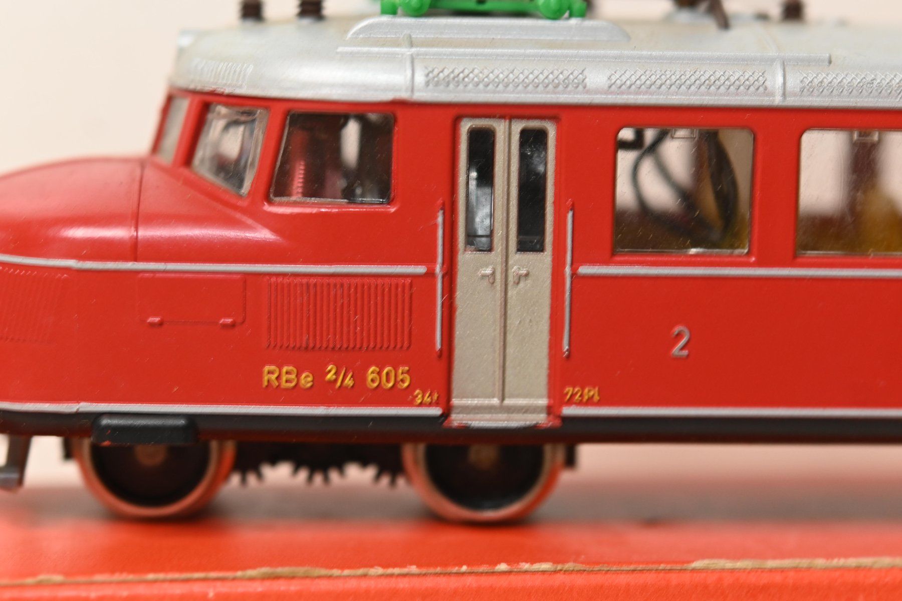 Kleinbahn Modelleisenbahnen: Kleinbahn Roter Pfeil H0/DC mit OVP – Defekt aus Laupen ZH von Zmoewe 3