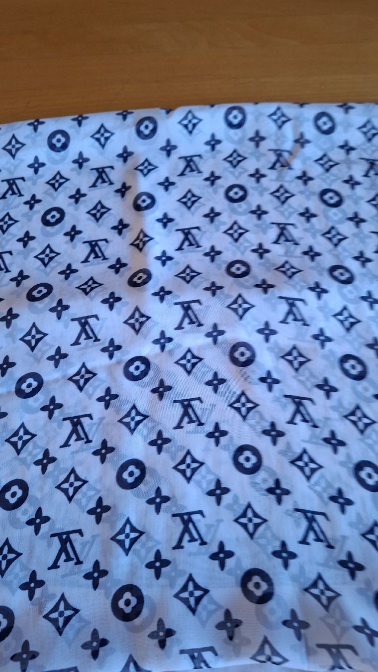 Louis Vuitton Foulard & Sciarpe: Schal Louis Vuitton – Usato da Wünnewil venduto da 04Blume 6