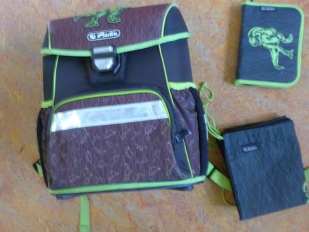 Schulthek mit Etui und Turnsack Dino