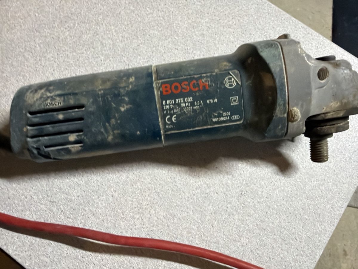 Alle Maschinen: Winkelschleifer Bosch GWS 6-115 – Gebraucht aus Attelwil von Brumm3 1
