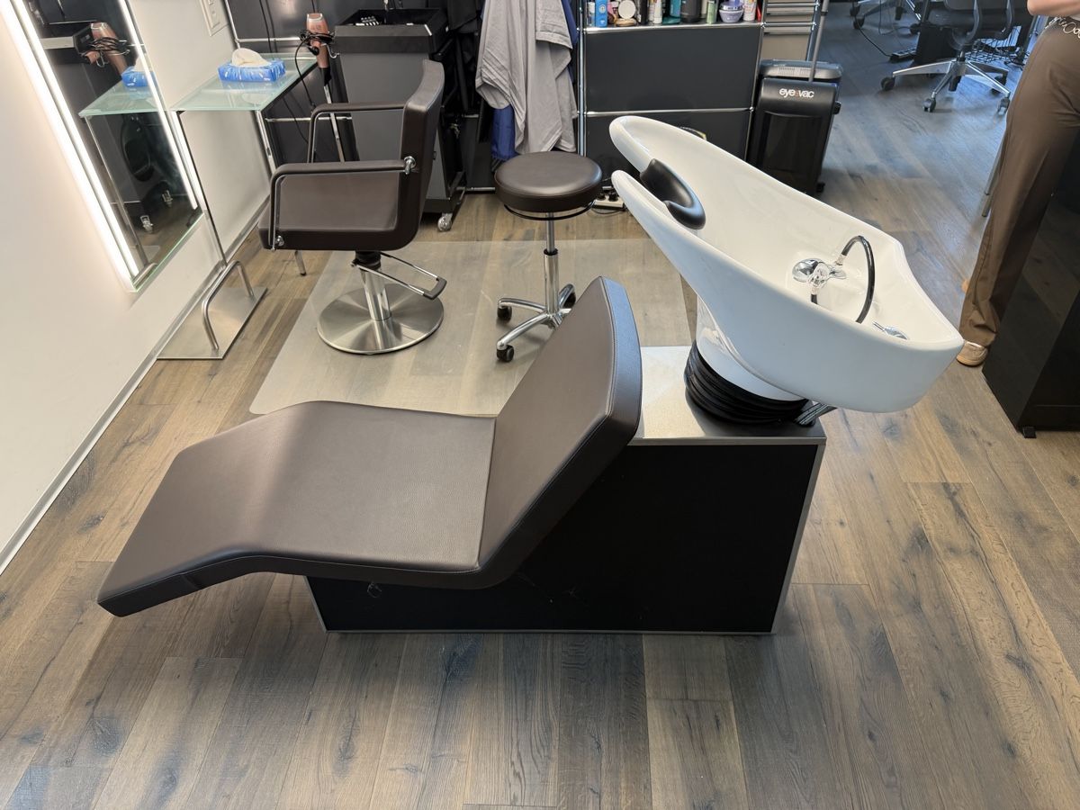 Fauteuils: Kiela Coiffeur-Einrichtung komplett – D'occasion à Rotkreuz par _SimonLustenberger_ 6