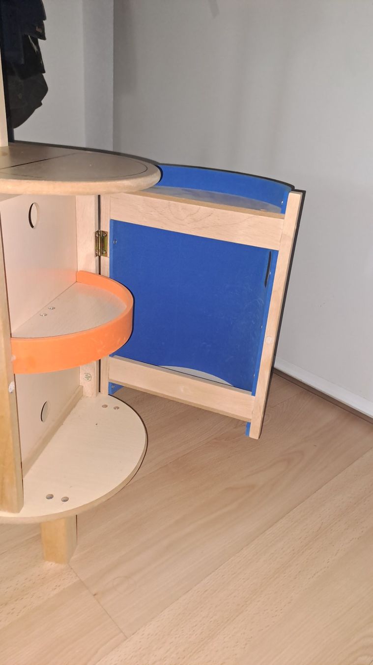 Jouets: Kinderküche Holz gut erhalten – D'occasion à Wädenswil par tat_j7wv 5